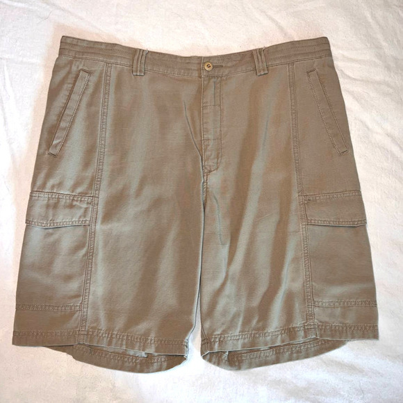 Tommy Bahama Other - Tommy Bahama Relax Beige Cargo Shorts - 38